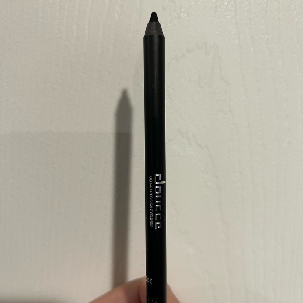Doucce Ultra Precision eyeliner in black